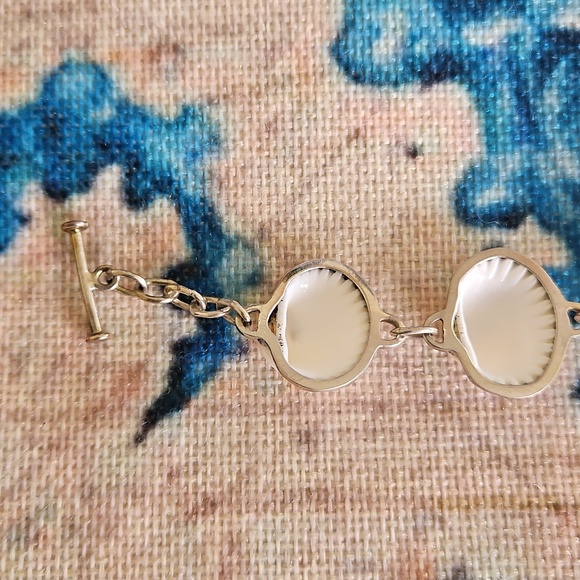 Sterling Silver Shell Bracelet - Picture 9 of 16